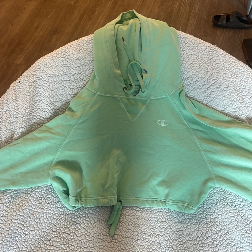 Women’s Champion Cropped Hoodie!